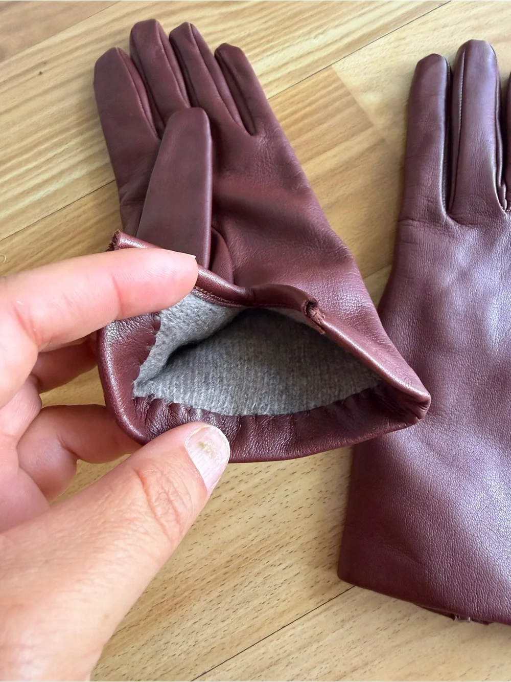100% Cashmere Lined Leather Gloves NWT